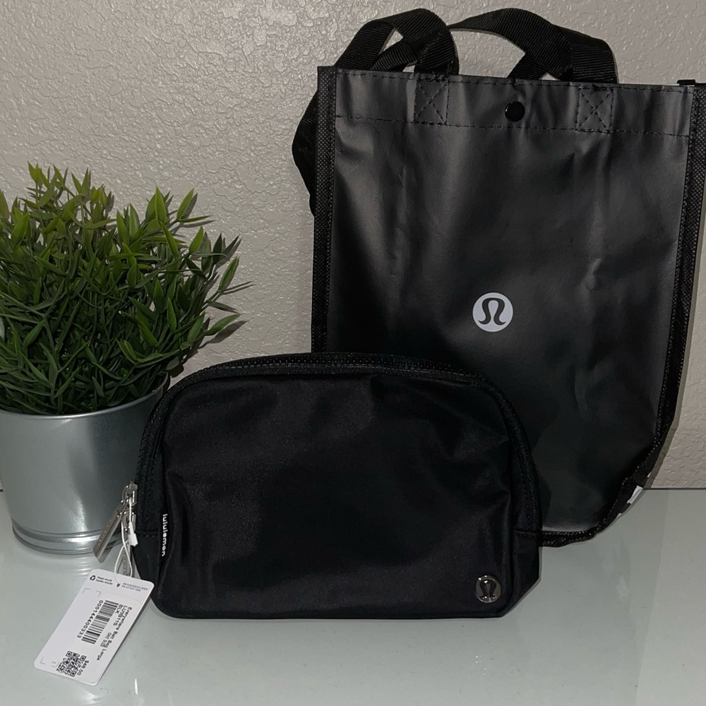 🍋🔥🆕 LULULEMON LARGE BLACK EVERYWHERE BELT BAG 2022 FANNY PACK 2L